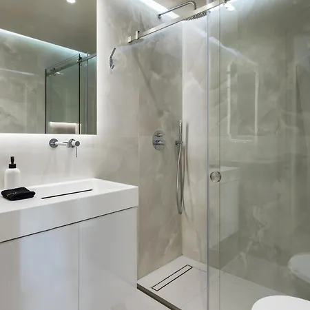 Ly Emerald Center Apartmán Soluň